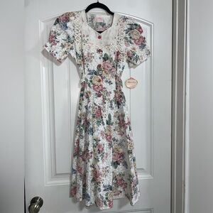 Allison‎ Rose Vintage Floral Lace Dress - White and Pink